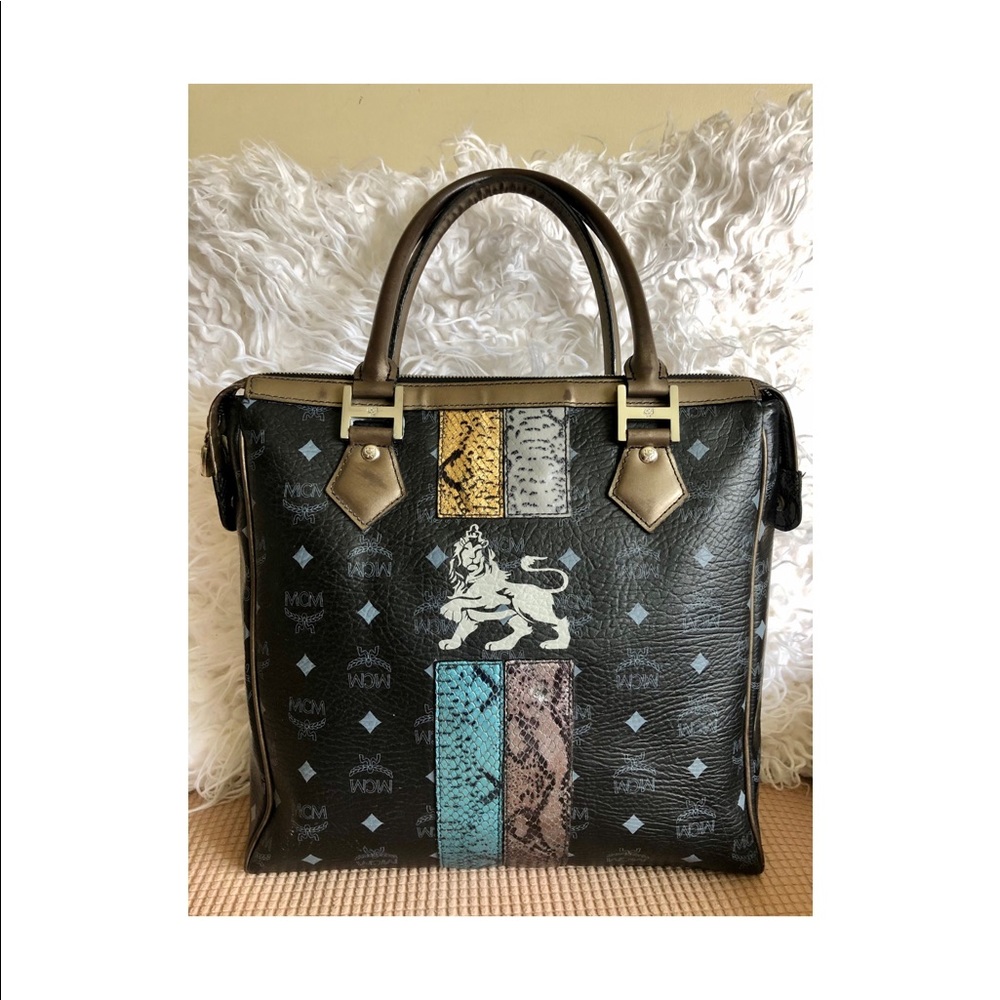 MCM zipper closure tote bag